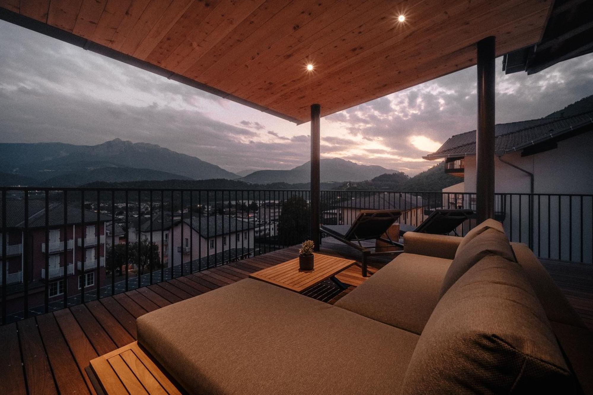 Cristallo Sport & Wellness Hotel Levico Terme Exterior photo